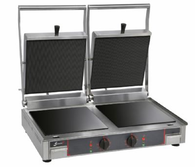 Grill spécial panini vitrocéramique double avec plaque inférieure lisse et supérieure rainurée Grill spécial panini vitrocéramique double avec plaque inférieure lisse et supérieure rainurée