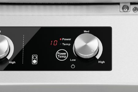 Fourneau profondeur 650 à induction à 4 zones GU Triphasé 17 kW - Bartscher - 105765