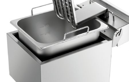 Cuiseur  ptes avec 1 cuve de 8 litres et 1 panier de 4,9 litres