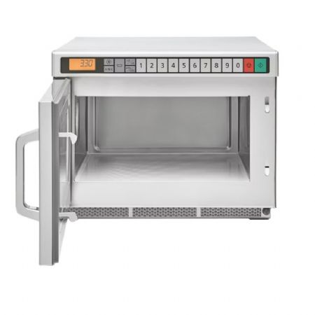 Four  micro-ondes 1800 W - 18 L et commandes digitales