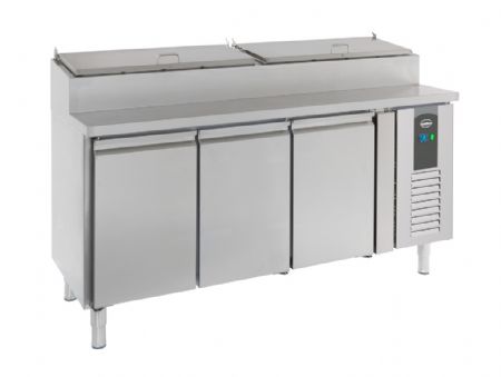 Saladette réfrigérée 3 portes pleines 576 L positive - Combisteel - 7450.0104 Saladette réfrigérée 3 portes pleines 576 L positive - Combisteel - 7450.0104