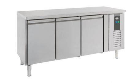Table desserte réfrigérée 3 portes pleines 386 L positive - Combisteel - 7450.0116 Table desserte réfrigérée 3 portes pleines 386 L positive - Combisteel - 7450.0116