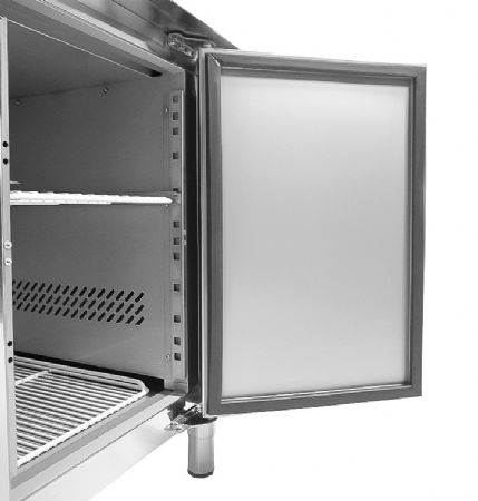 Table desserte réfrigérée 4 portes pleines 393 L positive - Combisteel - 7450.5010