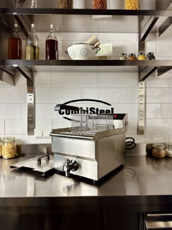 Friteuse à poser petite capacité Monophasé 1x8 L - Combisteel - 7455.1000