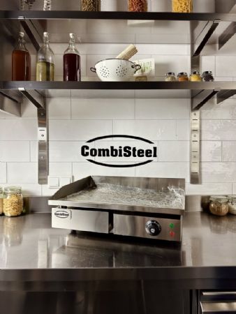 Plaque à snacker monophasé 3 kW à poser en inox surface lisse - Combisteel - 7455.1075