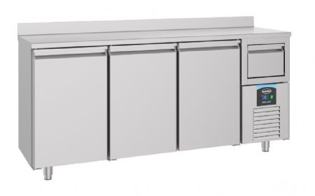 Table desserte réfrigérée 3 portes pleines 632 L - Combisteel - 7489.5265