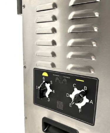 Toaster compact pour pains à hamburger et toasts 2 kW Monophasé - Combisteel - 7544.0005