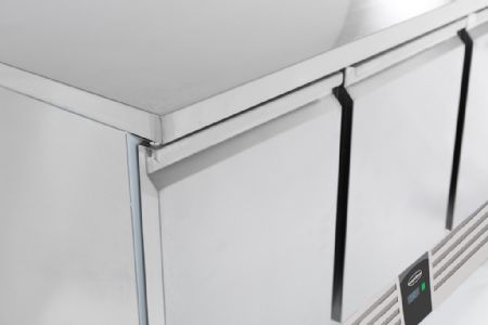 Table desserte réfrigérée 3 portes pleines 400 L positive - Combisteel - 7950.0112
