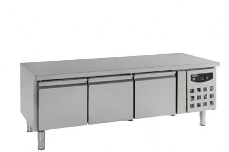 Table de prparation rfrigre 3 portes +2/ +8 C inox - hauteur 650
