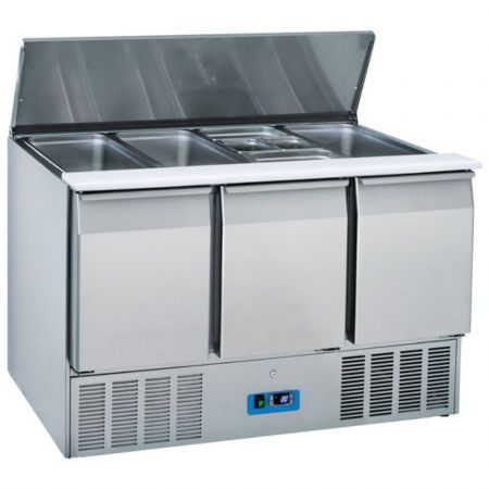 Saladette réfrigérée avec 3 portes pleines GN 1/1 et couvercle, 12x GN 1/3 h=150 mm, positive - Virtus - 9790C Saladette réfrigérée avec 3 portes pleines GN 1/1 et couvercle, 12x GN 1/3 h=150 mm, positive - Virtus - 9790C