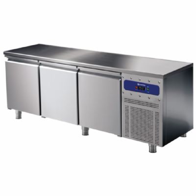 Table froide inox 3 portes GN 1/1 plage -2/+8°C capacité 474 L Table froide inox 3 portes GN 1/1 plage -2/+8°C capacité 474 L