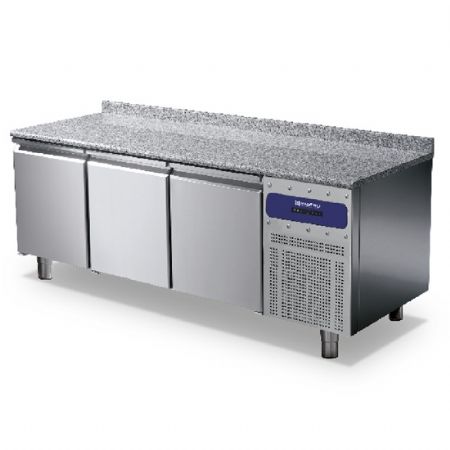 Tour réfrigéré pâtissier 3 portes 600x400 mm, plan en granite avec dosseret positif - Virtus - BNZ0043