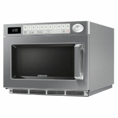 Four micro-ondes inox commandes digitales cavit� 26 L puissance 3200 W