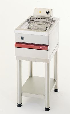 Friteuse électrique à poser 1 cuve de 6 Litres 8 kW - Profondeur 650mm Friteuse électrique à poser 1 cuve de 6 Litres 8 kW - Profondeur 650mm