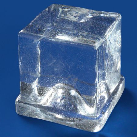 Machine à glaçons pleins ventilée capacité de production 152 kg/24h avec stockage 65 kg