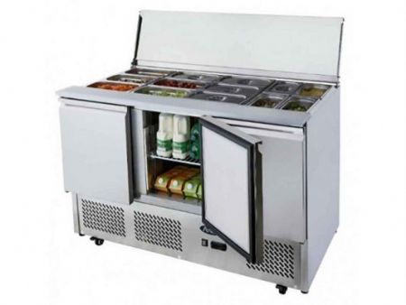 Saladette 3 portes avec plan de travail 380 L -2/+8 °C - 1365x700x925 mm