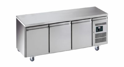 Table desserte rfrigre inoxcentrale-18/-22c avec 3portes600x400 - 417 litres