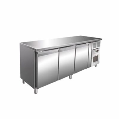 Table froide positive 3 portes pleines température -2/+8°C et 464 L Table froide positive 3 portes pleines température -2/+8°C et 464 L