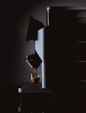 Machine  caf professionnelle  mousseur intgr  1,1 kg  cran tactile  80 tasses/24h