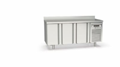 Table inox froid négatif avec dosseret et 3 portes pleines GN 1/1 - 1795x700x850 mm Table inox froid négatif avec dosseret et 3 portes pleines GN 1/1 - 1795x700x850 mm