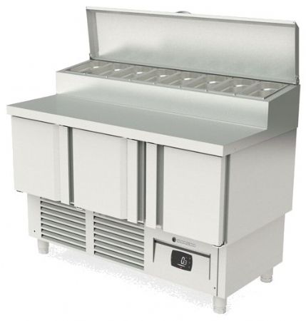 Meuble saladette pour 8 bacs GN 1/4 positif dessus et couvercle inox avec 3 portes - 1365x700x890 mm