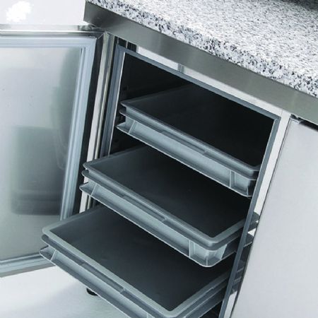 Table à pizza inox positive dessus granit avec 3 portes - 1795x700x850 mm