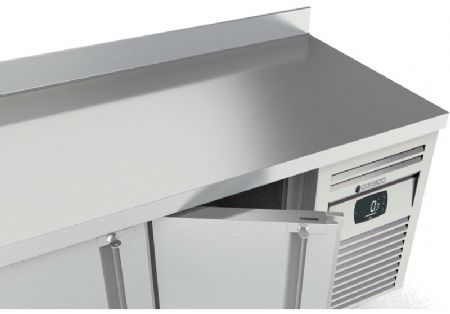 Table inox froid positif avec dosseret et 3 portes pleines GN 1/1 - 1795x700x850 mm