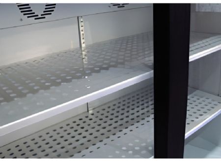 Arrière-bar positif noir avec 1 porte pleine battante - 620x520x850 mm