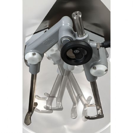 Pétrin professionnel à bras plongeants 40 kg vitesse variable sur roues 600x770x1350 mm - Diamond - PBP-40/VV