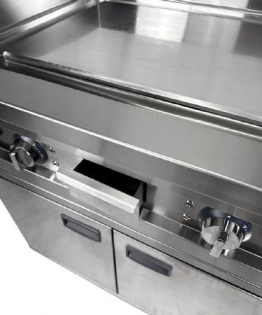 Plaque de cuisson chrome lectrique surface lisse sur armoire Entry line 700
