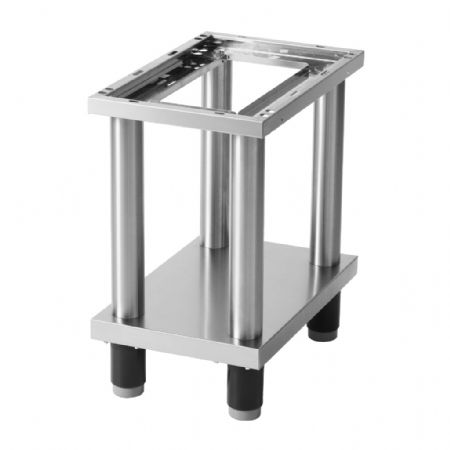 Soubassement en acier inoxydable à structure ajourée dépourvu de porte