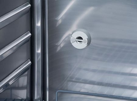 Conglateur vertical 1 porte pleine -18 / -22 C - 550L
