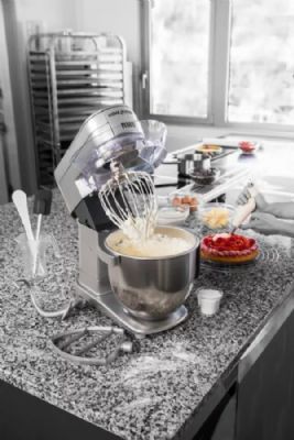 Batteur m�langeur professionnel 10 vitesses avec cuve inox 7,6L - de 60 � 600 trs/min