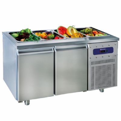 Table saladette r�frig�r�e 2 portes GN 1/1 avec 4x GN 1/1 h=150 mm temp�rature -2/+8�C