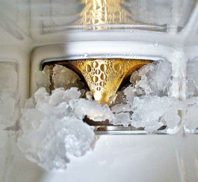 Machine � gla�ons paillettes � condenseur air 2500 kg/24h - 1080x780x1255