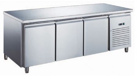 Table desserte réfrigérée professionnelle 3 portes positive 339 L - Furnotel - SN3101X