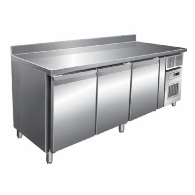 Table réfrigérée inox 3 portes avec dosseret - capacité 386 L Table réfrigérée inox 3 portes avec dosseret - capacité 386 L