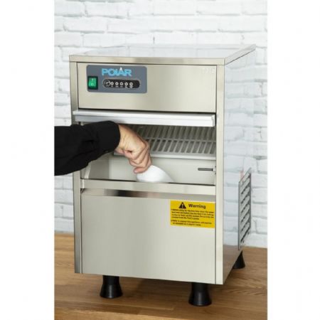 Machine à Glaçons PRO avec réserve de 4 kg et production de 20 kg/24h - Polar - T316