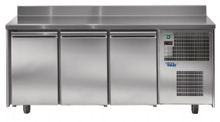 Table desserte réfrigérée professionnelle 3 portes positive avec dosseret 300 L - Sofraca - TRS3P
