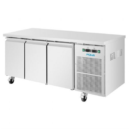 Table r�frig�r�e en inox avec trois portes battantes de -2 � 8�C - 314 litres