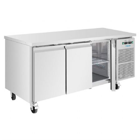 Table r�frig�r�e en inox avec trois portes battantes de -2 � 8�C - 314 litres