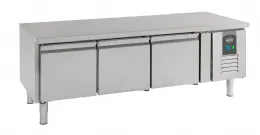 Soubassement réfrigéré 3 portes pleines 317 L positif - Combisteel - 7450.0760 Soubassement réfrigéré 3 portes pleines 317 L positif - Combisteel - 7450.0760