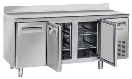 Table desserte réfrigérée avec dosseret 3 portes capacité 259 L - Casselin - CTARD3P
