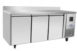 Table réfrigérée négative tropicalisée 3 portes -22/-17 °c avec dosseret - Atosa - EPF3471GR-SB Table réfrigérée négative tropicalisée 3 portes -22/-17 °c avec dosseret - Atosa - EPF3471GR-SB
