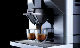 Photo 3 - Machine à café professionnelle – mousseur intégré – 1,2 kg – écran tactile – 80 tasses/24h - Saeco - magic M2+